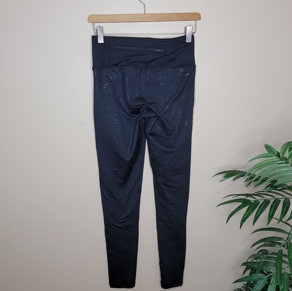 Adidas | Climalite Black Floral Embossed Leggings Size Small - Picture 2 of 6